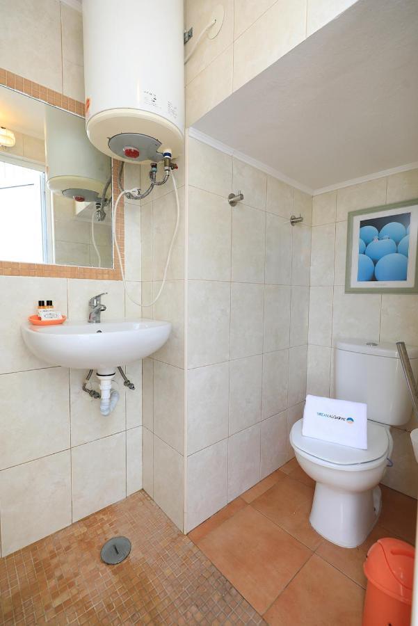 C22 - Beco Do Poco Beach Townhouse In Praia Da Luz Экстерьер фото